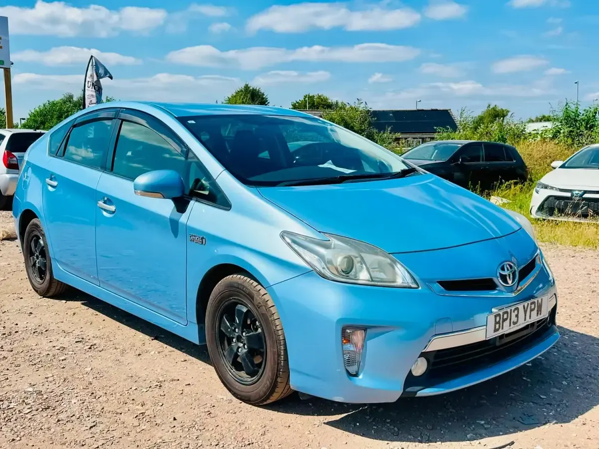 Used Toyota Prius 136 HP (100 kW) 2013 Blue Hatchback
