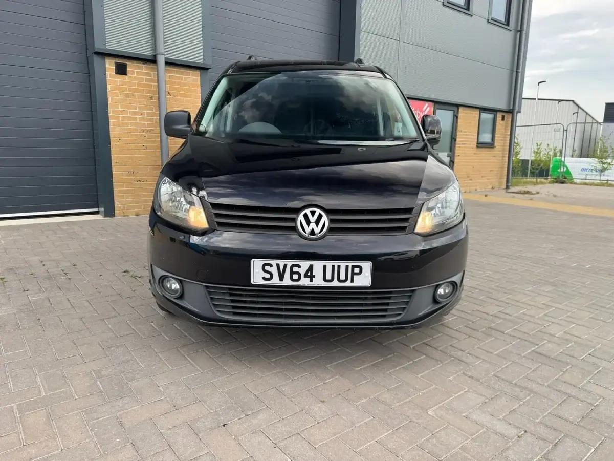 Used VW Caddy Highline 140 HP (102 kW) 2014 Black MPV