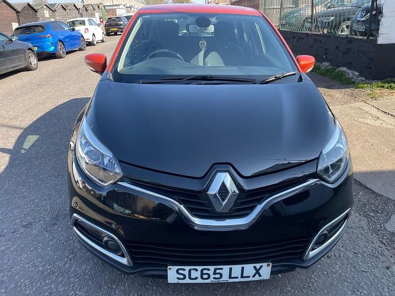 Usado Renault Captur Dynamique 90 HP (66 kW) 2015 Preto SUV