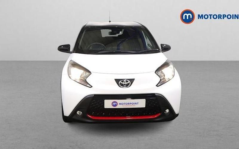 Used Toyota Aygo X 72 HP (52 kW) 2024 White SUV