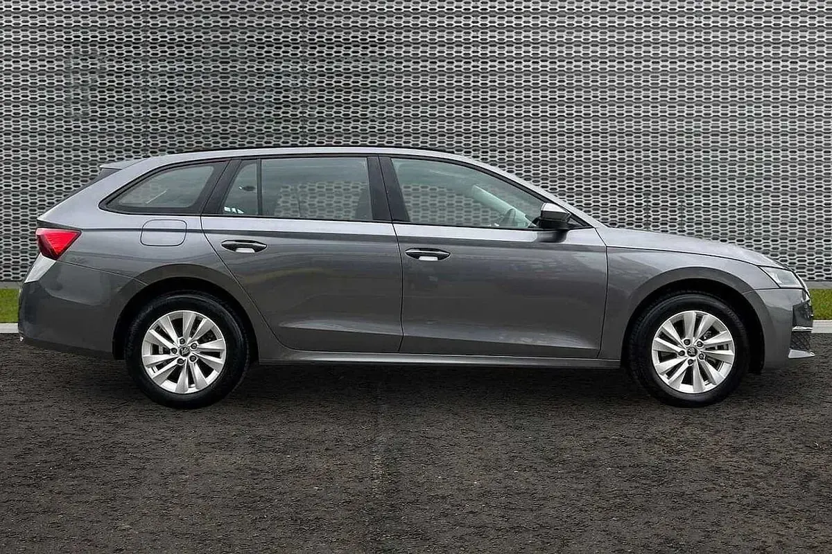 Used Skoda Octavia SE Technology 85 HP (62 kW) 2025 Graphite grey metallic Estate
