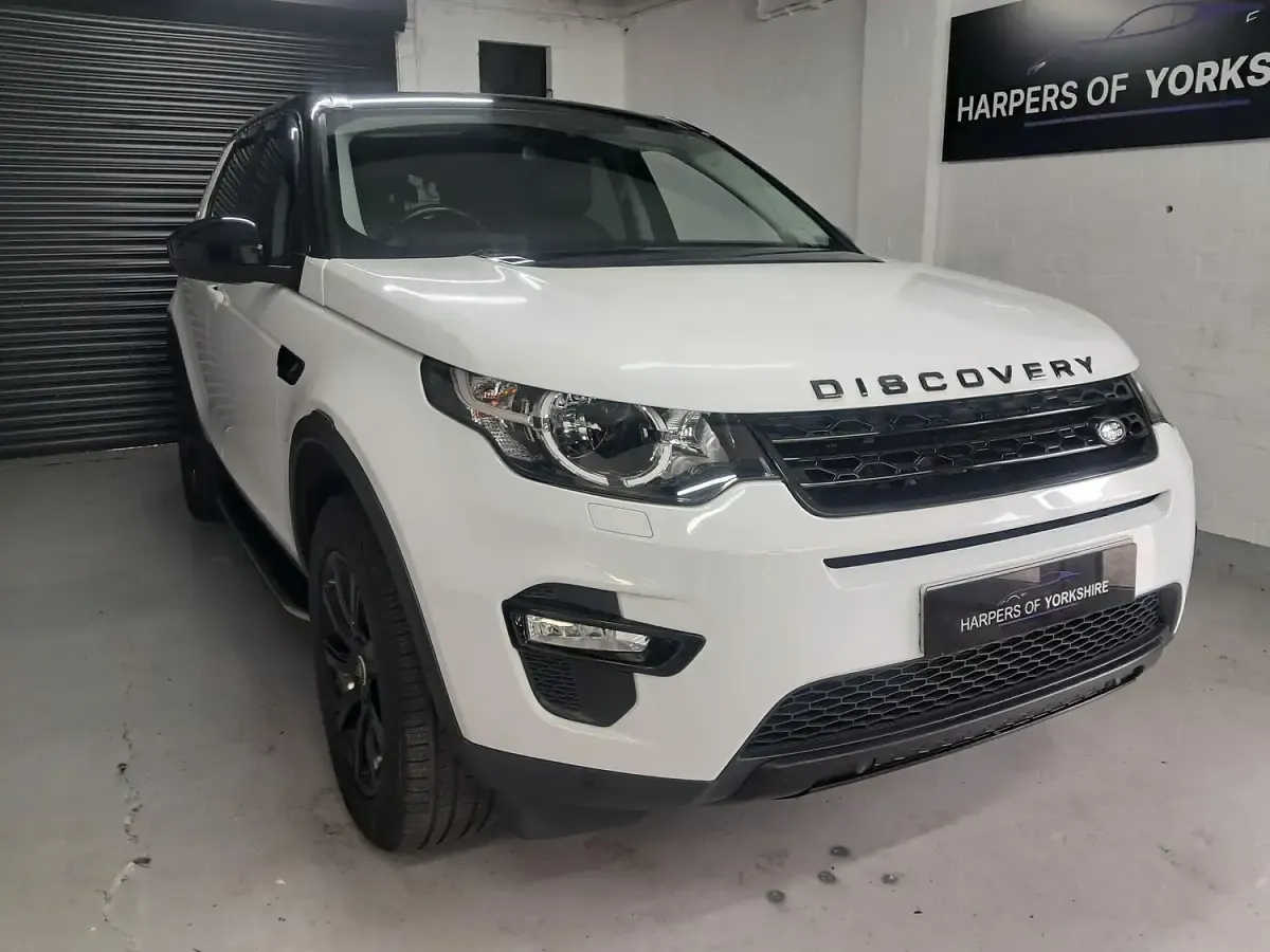 Used Land Rover Discovery 4 SE 2015 White SUV