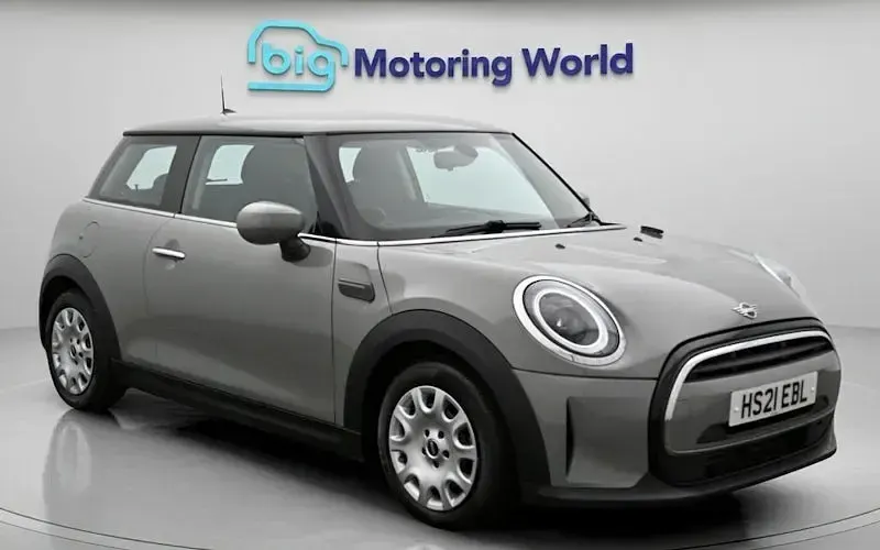 Used Mini ONE Classic 102 HP (75 kW) 2021 Hatchback