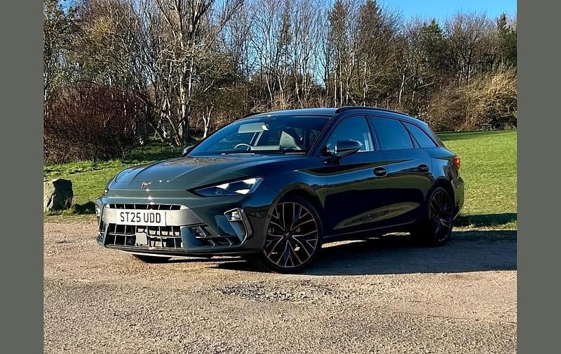 Used Cupra Leon 147 HP (108 kW) 2025 Blue Estate