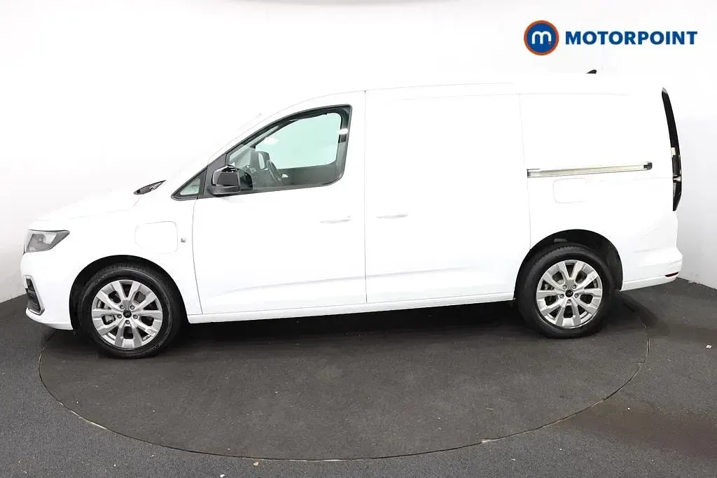 Used Ford Transit Limited 130 HP (95 kW) 2025 White Van
