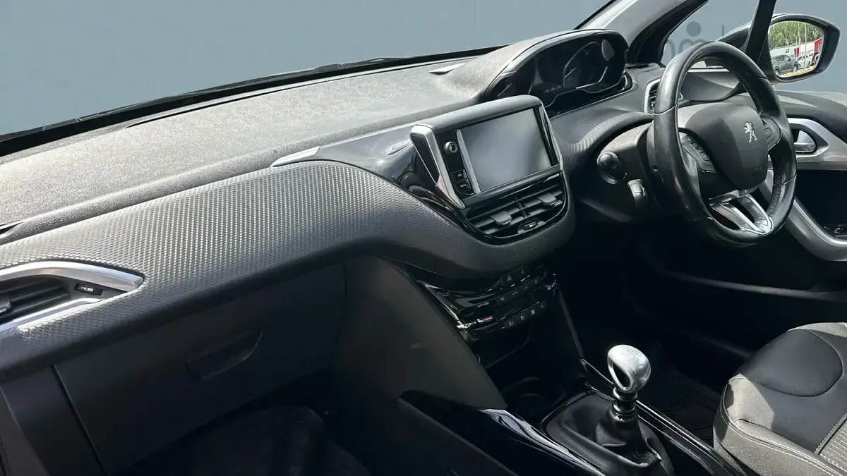 Used Peugeot 2008 Allure Premium 108 HP (79 kW) 2019 Black SUV