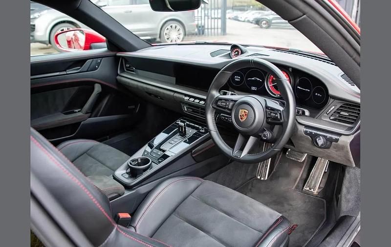 Used Porsche 911 472 HP (347 kW) 2021 Red Coupe