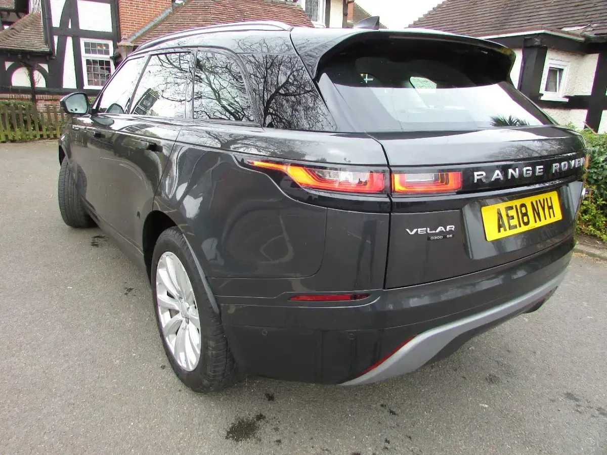 Used Land Rover Range Rover Velar SE 300 HP (220 kW) 2018 Grey SUV