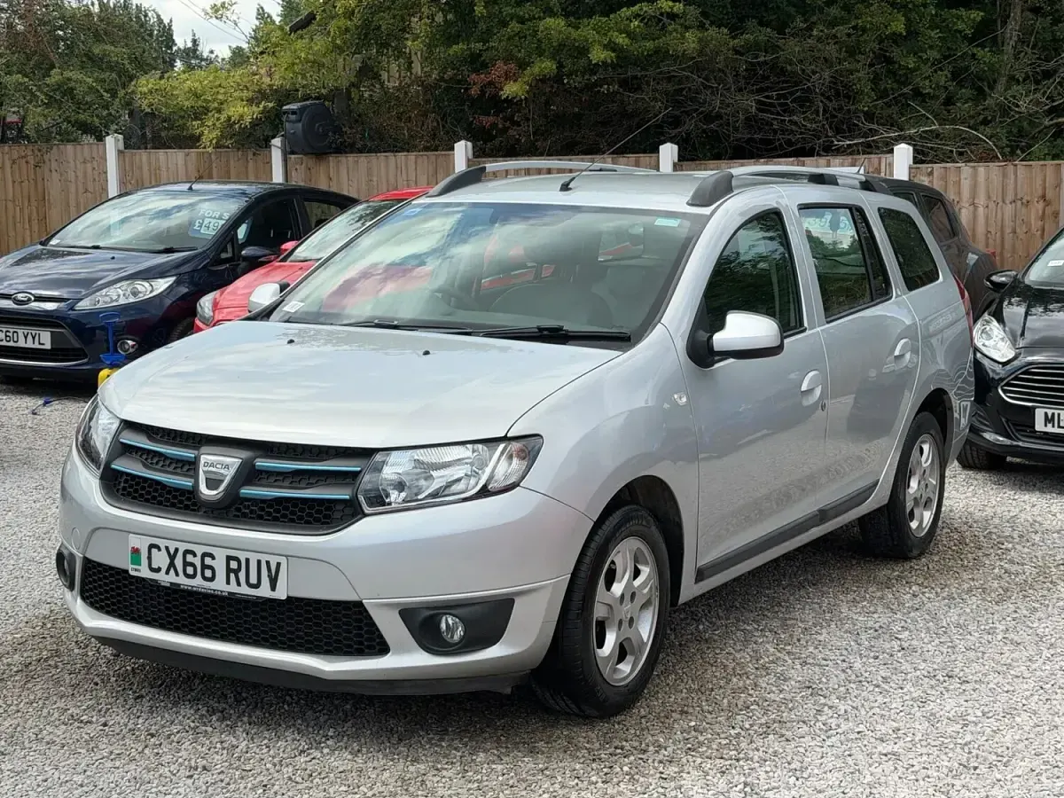 Used Dacia Logan MCV Lauréate 90 HP (66 kW) 2016 Silver Estate