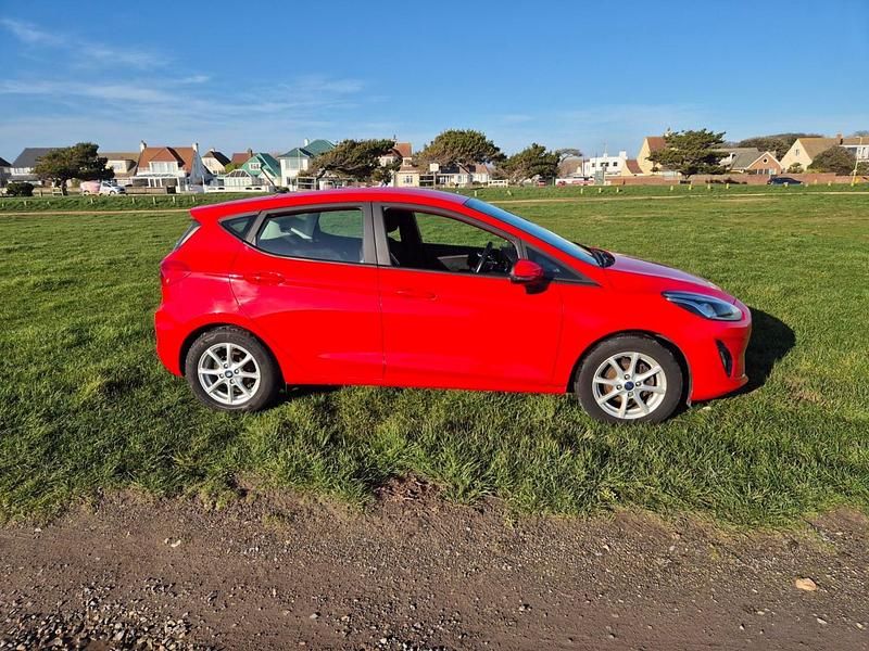 Used Ford Fiesta Zetec 2018 Race red Hatchback