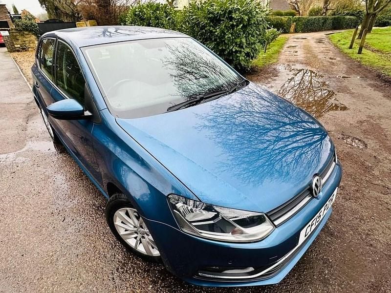 Used VW Polo SE 90 HP (66 kW) 2015 Blue Hatchback