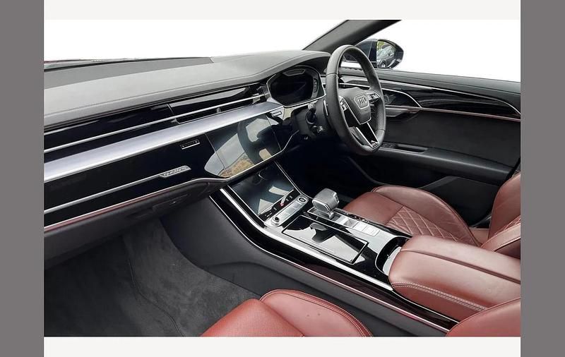 Usado Audi A8 S-Line 340 HP (250 kW) 2024 Preto Sedan
