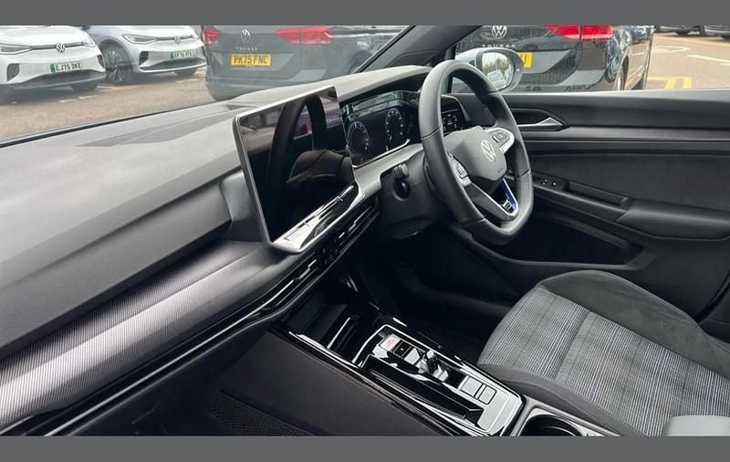 Used VW Golf VIII GTE 267 HP (196 kW) 2025 Blue Hatchback