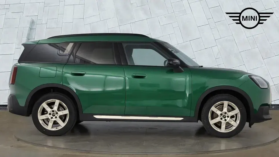 Used Mini Countryman 168 HP (123 kW) 2024 Green SUV