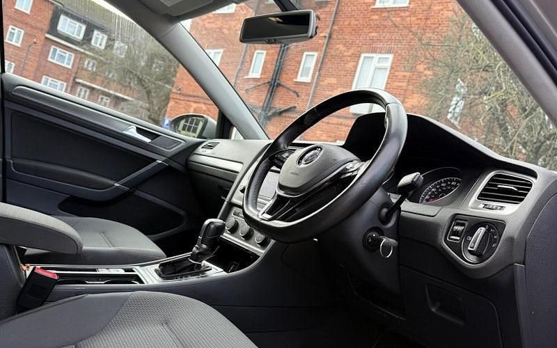 Used VW Golf VII SE 122 HP (89 kW) 2014 Hatchback