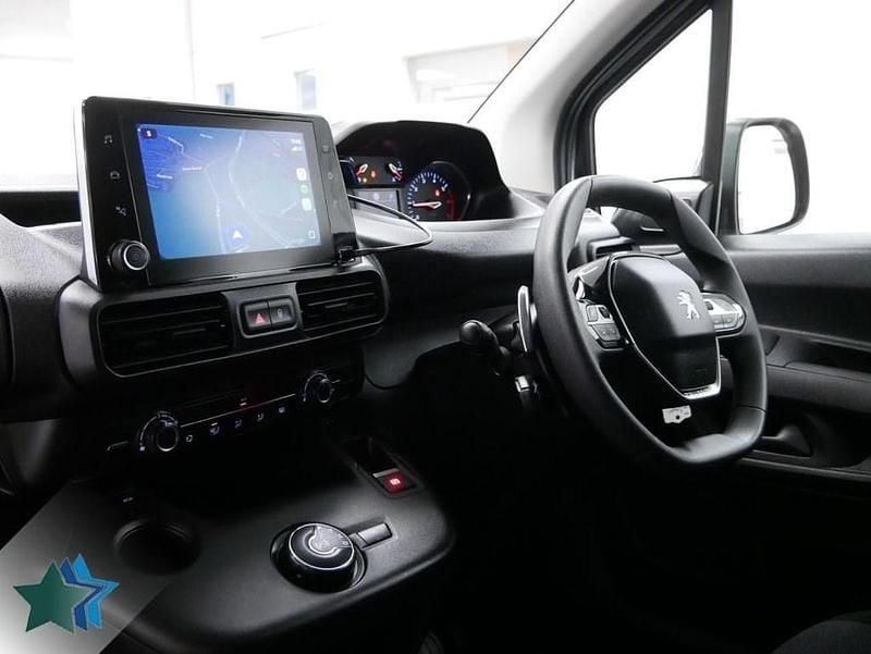 Used Peugeot Partner Premium 130 HP (95 kW) 2022 White MPV