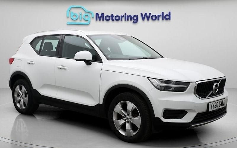 Used 2021 Volvo XC40 Momentum SUV | £18,300 (Good price) - Image 1/4