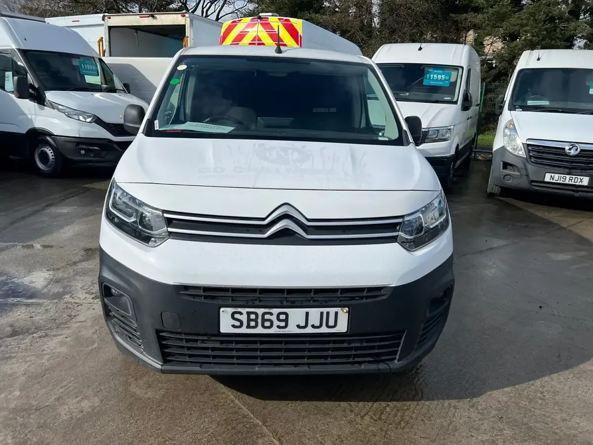Used Citroën Berlingo 100 HP (73 kW) 2020 White MPV