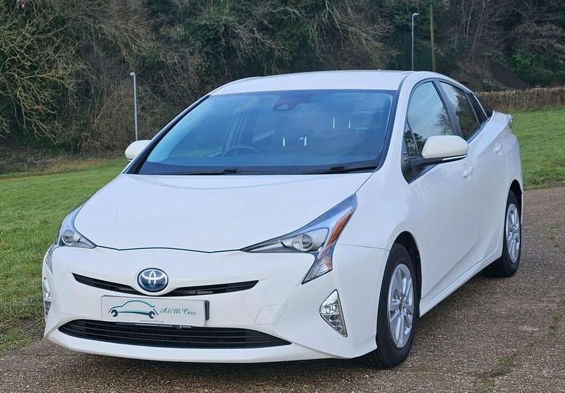 White Used 2017 Toyota Prius Active Hatchback | £12,999 (A bit pricey) - Image 1/4