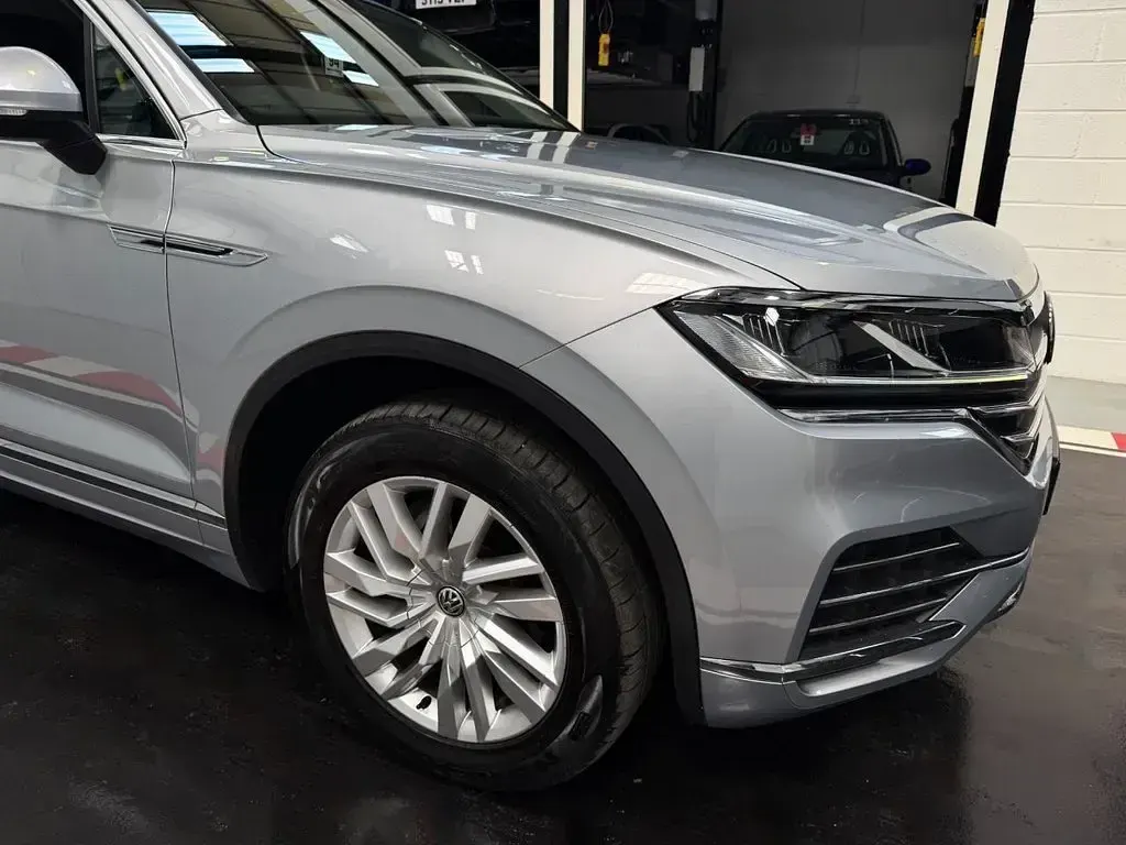 Used VW Touareg SEL 231 HP (169 kW) 2018 Silver SUV