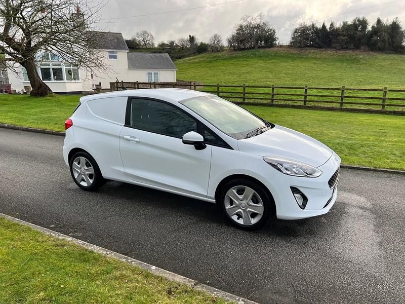 Used Ford Fiesta 85 HP (62 kW) 2020 White Hatchback