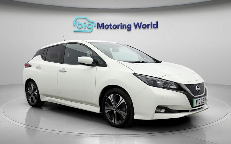 Used Nissan Leaf N-Connecta 110 kW (150 HP) 2020 White Hatchback