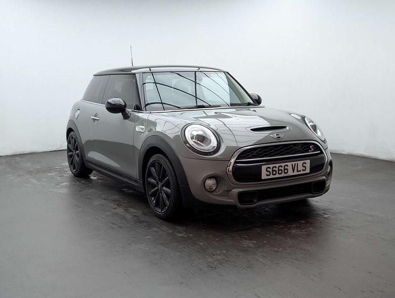 Usado Mini Cooper S Hatch 192 HP (141 kW) 2018 Cinzento Citadino