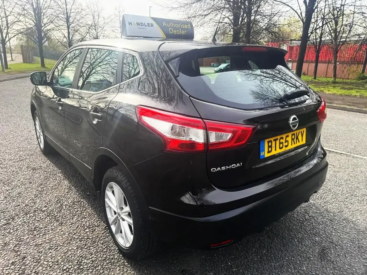 Used Nissan Qashqai Acenta 115 HP (84 kW) 2015 Black SUV