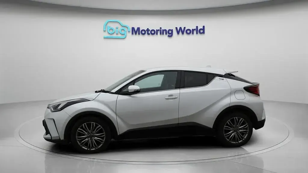 Used Toyota C-HR 122 HP (89 kW) 2022 White SUV
