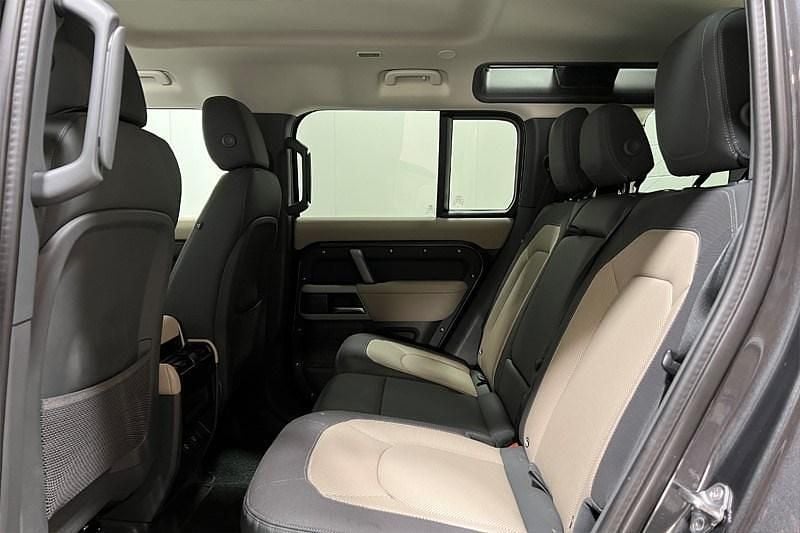 Used Land Rover Defender Dynamic 398 HP (292 kW) 2024 Grey SUV