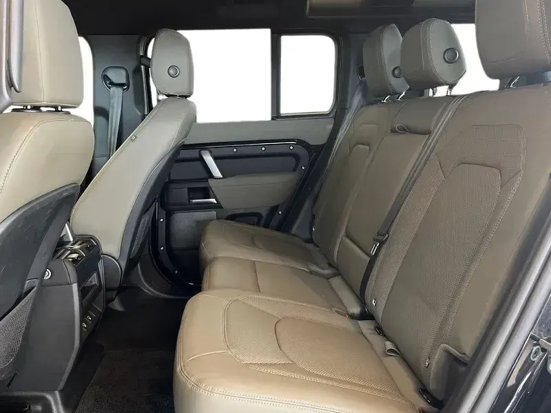 Used Land Rover Defender Dynamic 245 HP (180 kW) 2022 Black SUV