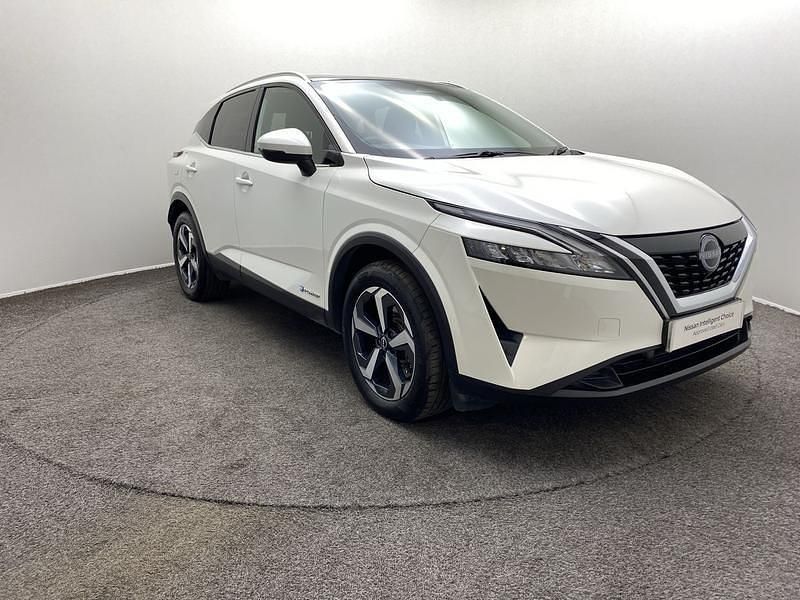 Storm white Used 2023 Nissan Qashqai Acenta Premium SUV | £21,290 (Good price) - Image 1/4