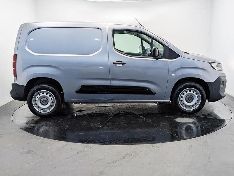 Used Citroën Berlingo 101 HP (74 kW) 2024 Grey MPV