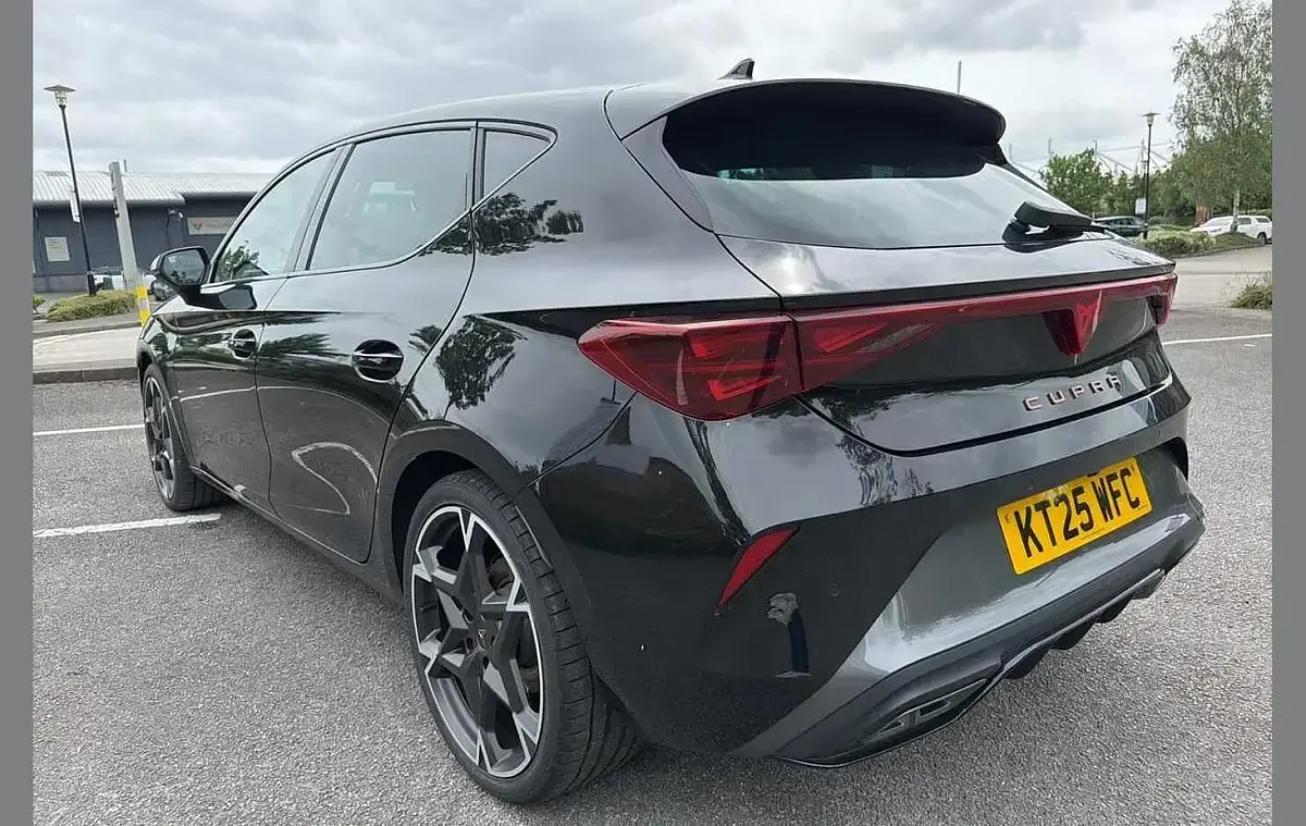 Used Cupra Leon 147 HP (108 kW) 2025 Black Hatchback
