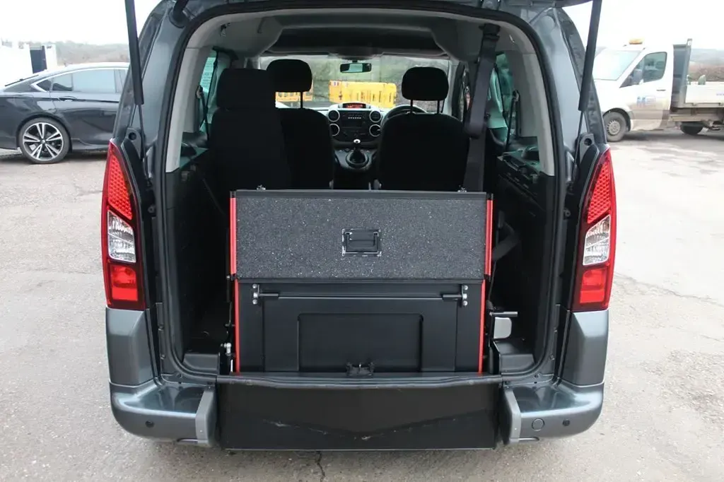 Second-hand Peugeot Partner 100 CP (73 kW) 2018 Gri Monovolum
