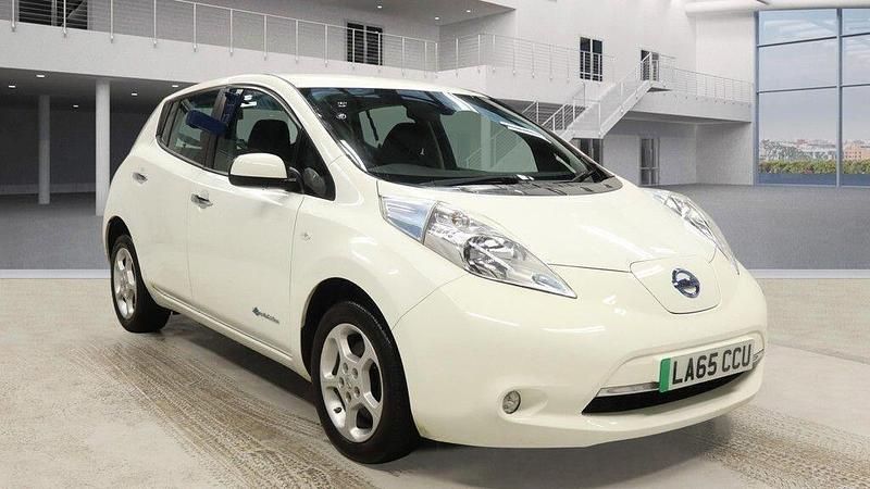 Used Nissan Leaf Acenta 80 kW (109 HP) 2016 White Hatchback
