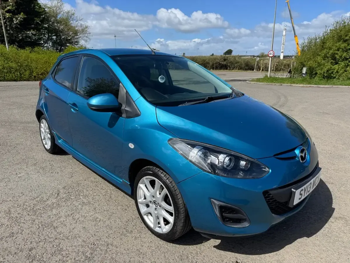 Używany Mazda 2 84 KM (61 kW) 2013 Niebieski Hatchback