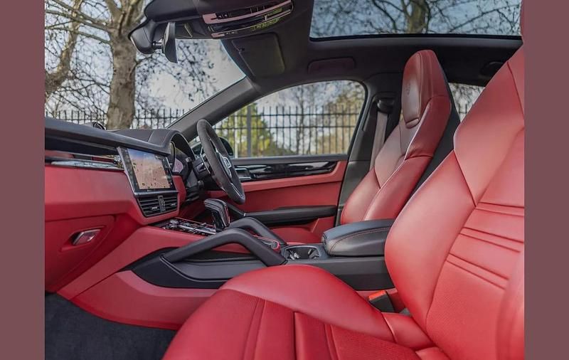 Used Porsche Cayenne Platinum Edition 456 HP (335 kW) 2023 Black SUV