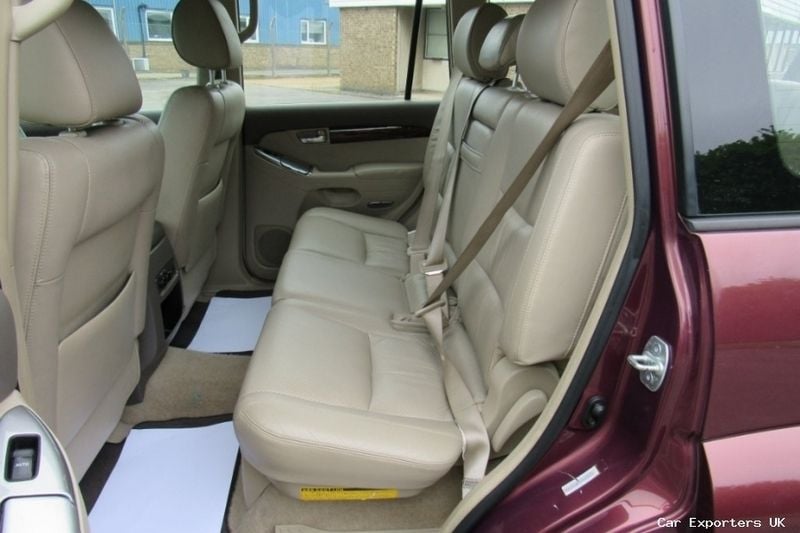 Used Toyota Land Cruiser 164 HP (120 kW) 2005 SUV