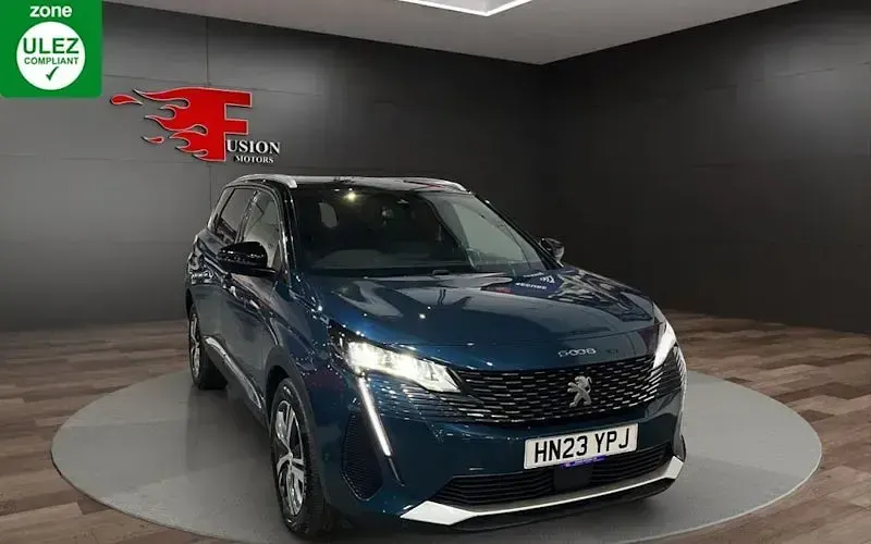 Usado Peugeot 5008 Allure+ 131 HP (96 kW) 2023 SUV