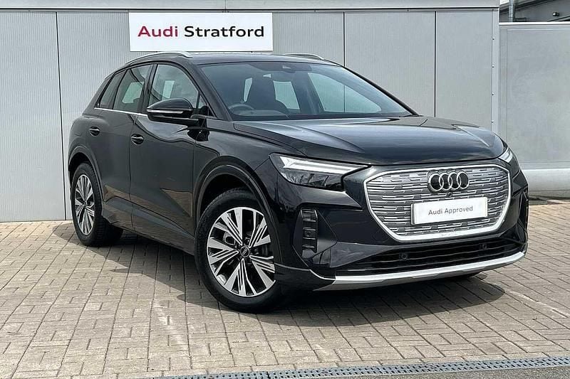 Mythos black, metallic Used 2025 Audi Q4 e-tron Sport SUV | £36,950 (Super price) - Image 1/4