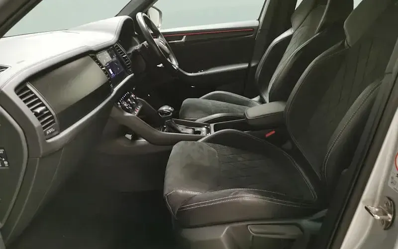 Second-hand Skoda Kodiaq SportLine 150 CP (110 kW) 2023 Argintiu SUV