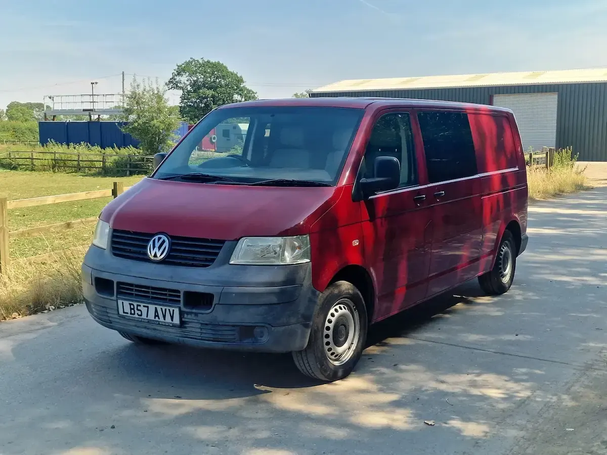 Used VW T5 129 HP (94 kW) 2007 Red Van