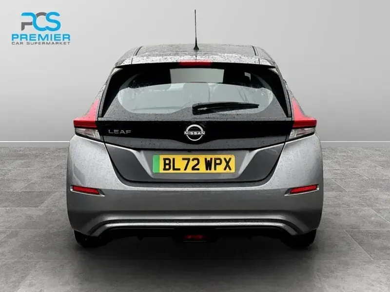 Gebraucht Nissan Leaf Acenta 110 kW (150 PS) 2022 Grau Kleinwagen