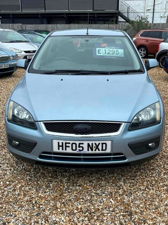 Used Ford Focus Zetec 101 HP (74 kW) 2005 Blue Hatchback
