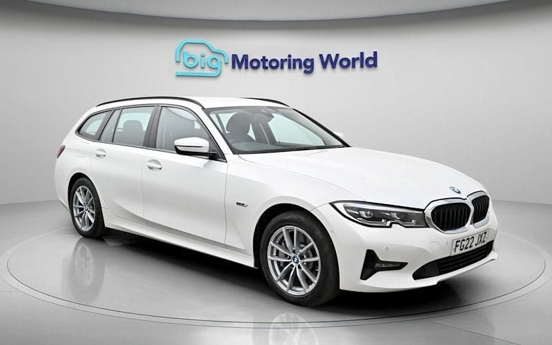 Used BMW 330e 292 HP (214 kW) 2022 White Estate