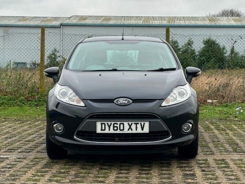 Used Ford Fiesta Zetec 80 HP (58 kW) 2010 Black Hatchback