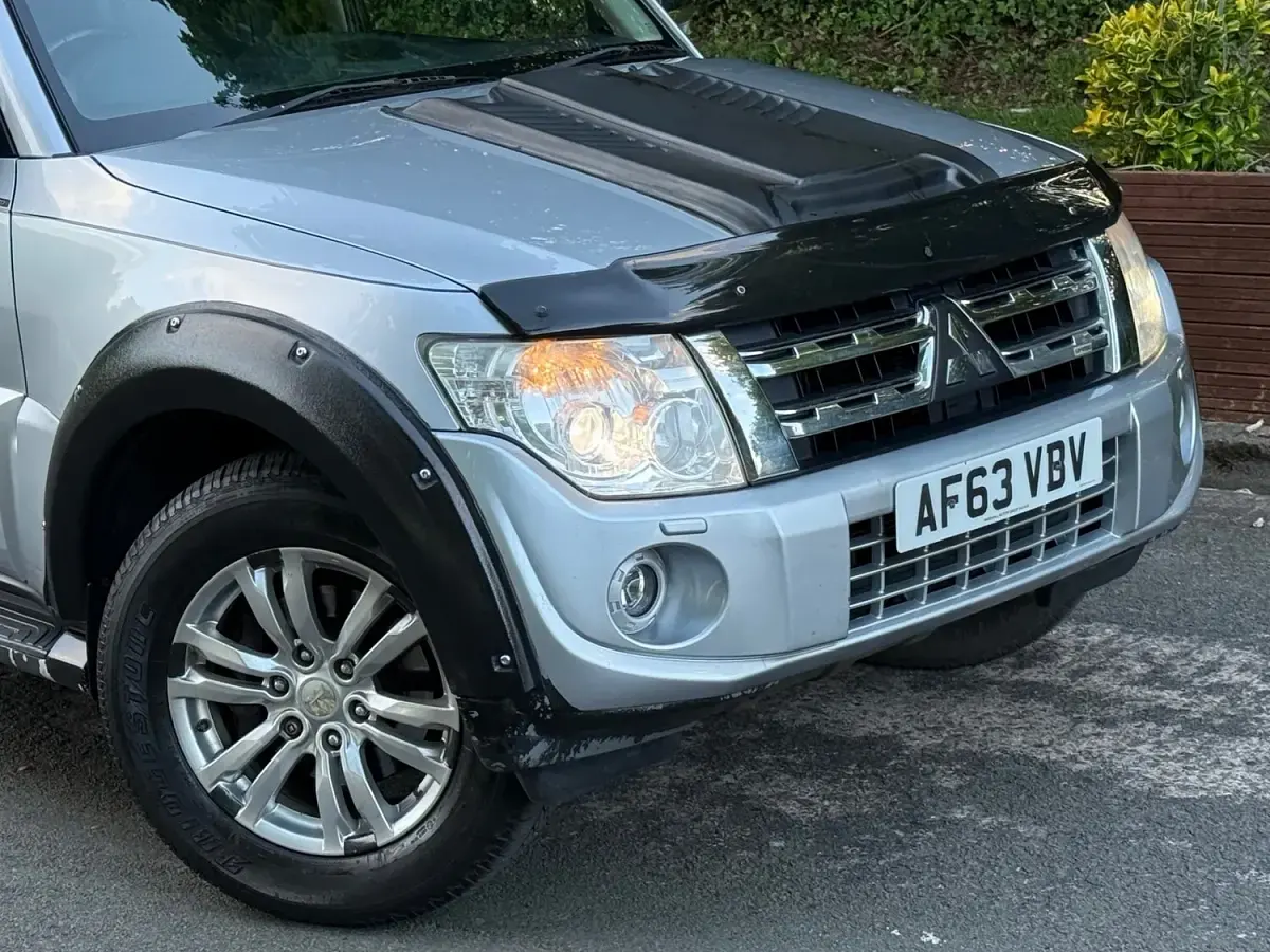 Used Mitsubishi Shogun 197 HP (144 kW) 2013 Silver SUV