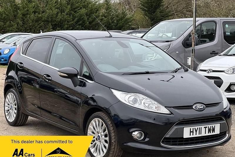 Used Ford Fiesta Titanium 70 HP (51 kW) 2011 Black Hatchback