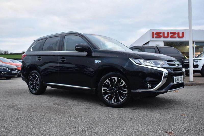 Black Used 2018 Mitsubishi Outlander P-HEV Estate | £16,482 (A bit pricey) - Image 1/4